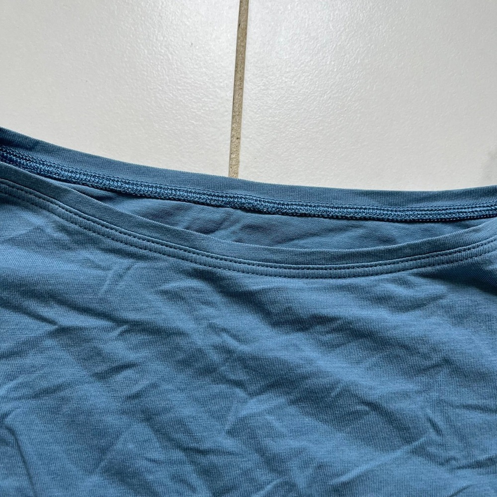 Lululemon Back in Action Short-Sleeve T-Shirt
Utility Blue sz 2 - Picture 2 of 6